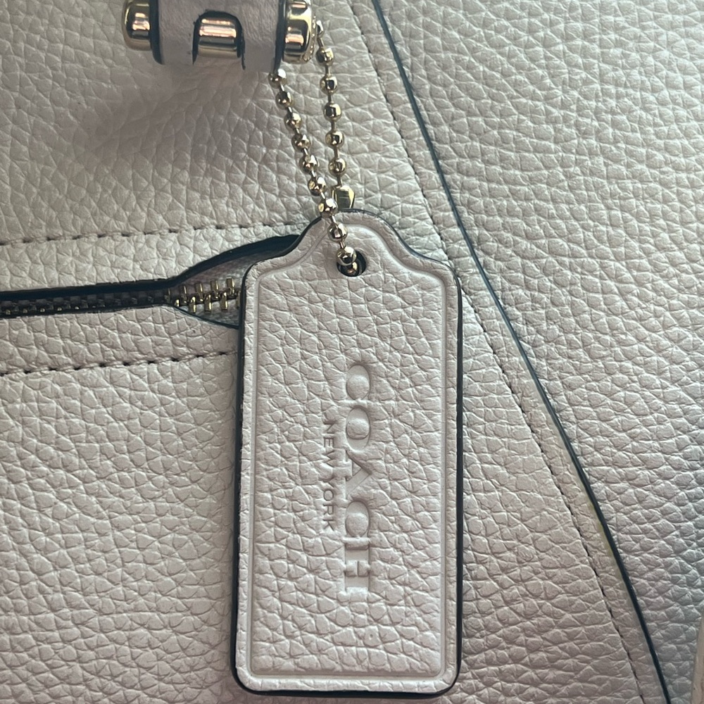 Coach ‼️‼️LIKE NEW ‼️‼️‼️pebbled leather Cream Crossbody Bag with Straps♥️♥️♥️ - Picture 6 of 17